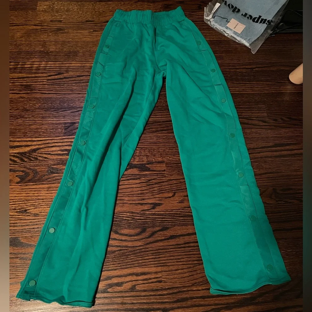 ALO Yoga Green Track Pants